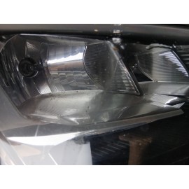 Προβολέας δεξιός από Peugeot 2008 Active 2021