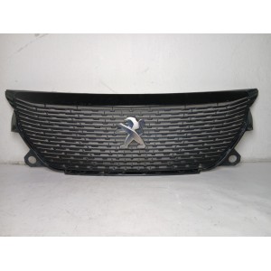 Front Bumper Grille from Peugeot 2008 Active 2021